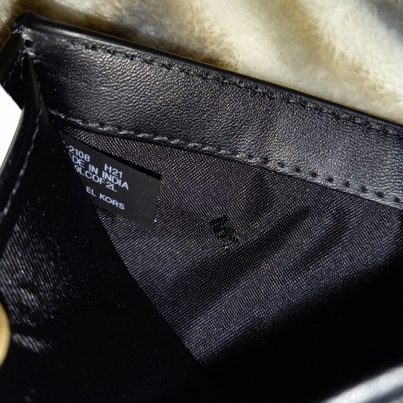 Michael Kors Cooper Leather Billfold Wallet - Picture 5 of 13